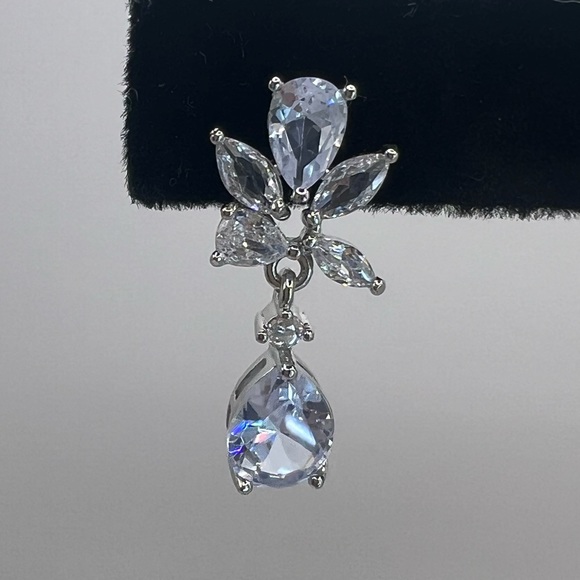 NEW SILVER DIAMONDS EARRINGS - Picture 5 of 5